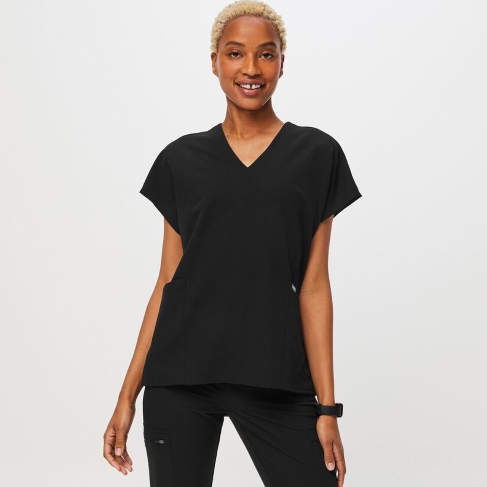 FIGS LIMITED ESTRELLA SCRUB TOP